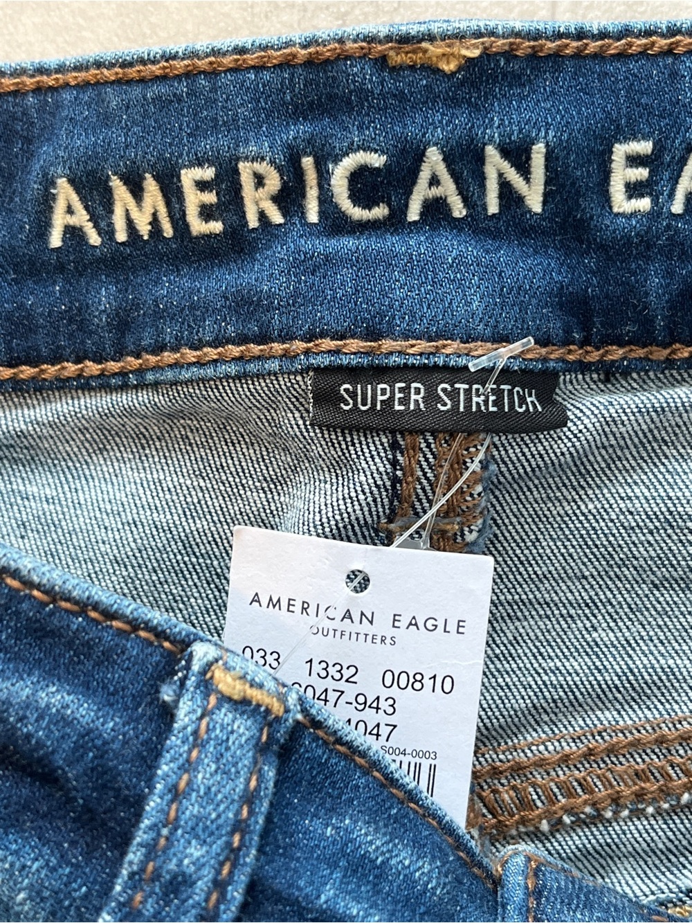 American Eagle Outfitters Blue Distressed Rolled Cuff Jean Shorts size 6 Stretch - Picture 3 of 9